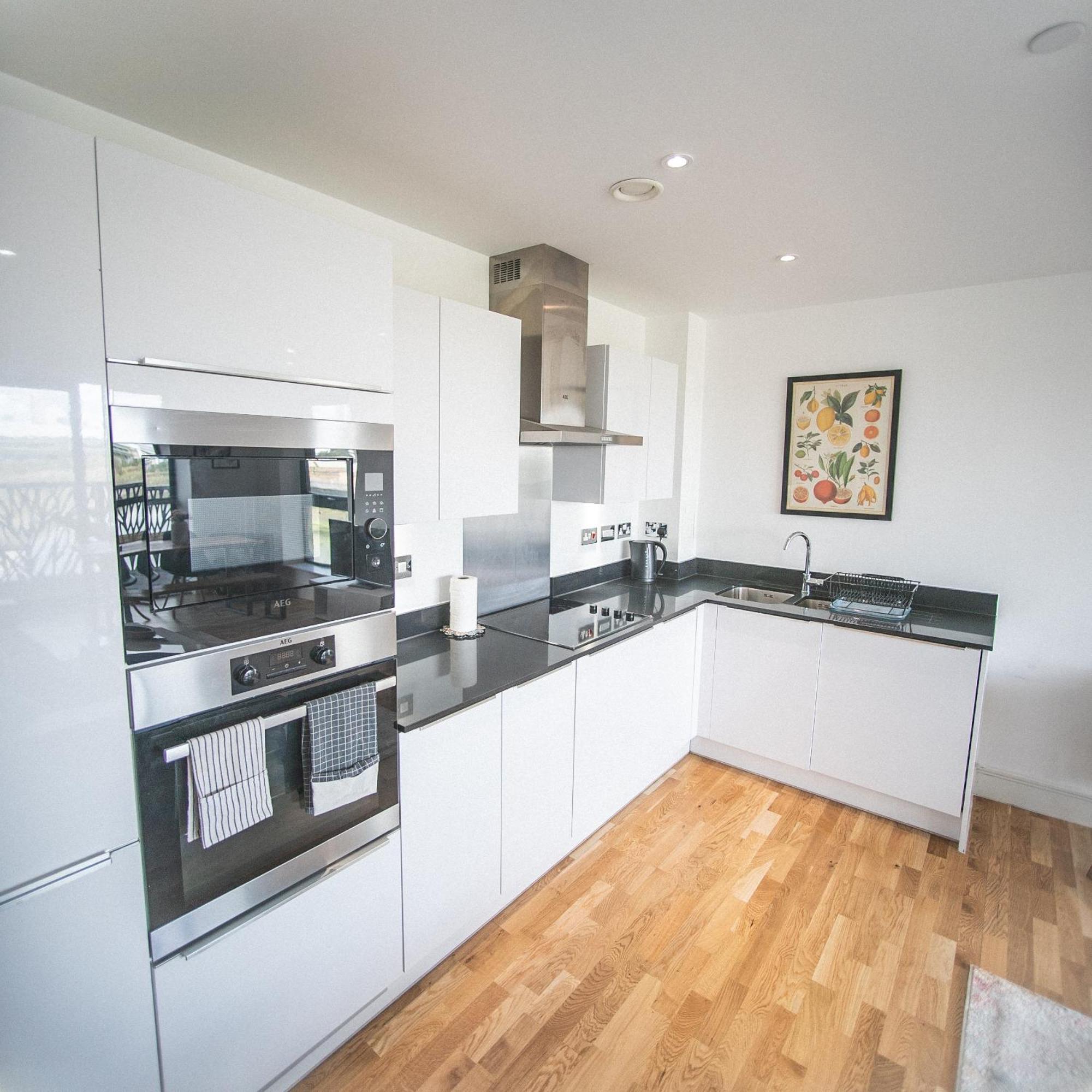 Stunning Riverside View Apartment, Near Canary Wharf & O2 London Bagian luar foto